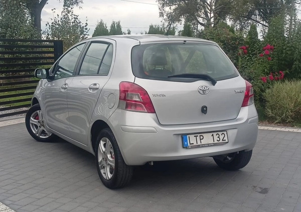 Toyota Yaris cena 22900 przebieg: 195000, rok produkcji 2011 z Mirsk małe 326